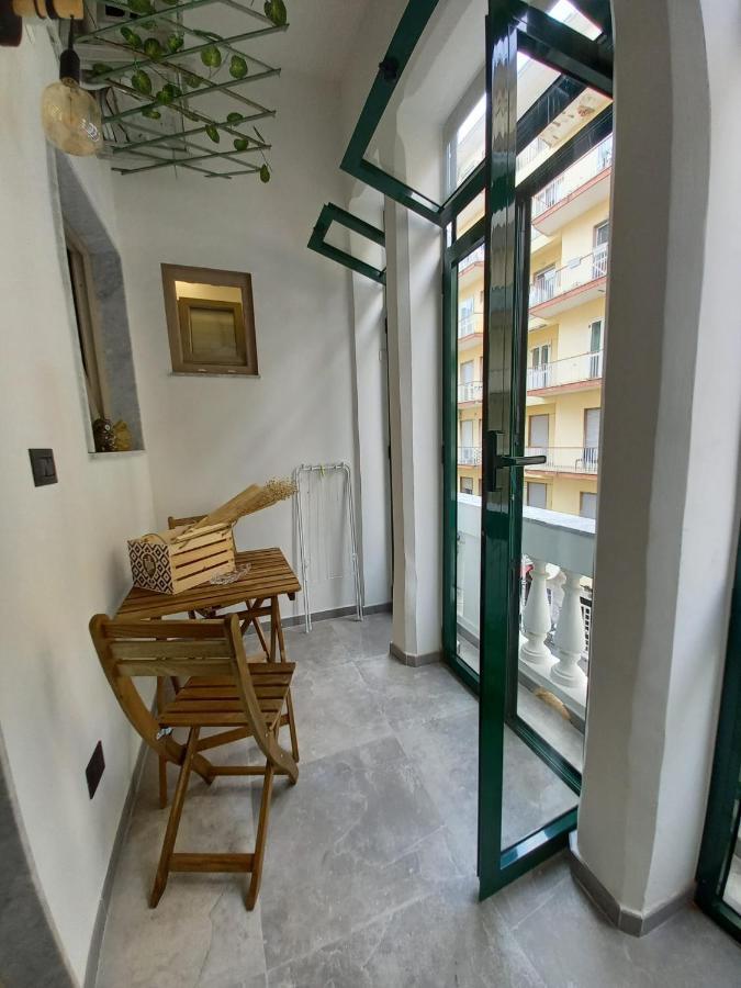 Maga Miro - Guest House Salerno Dış mekan fotoğraf
