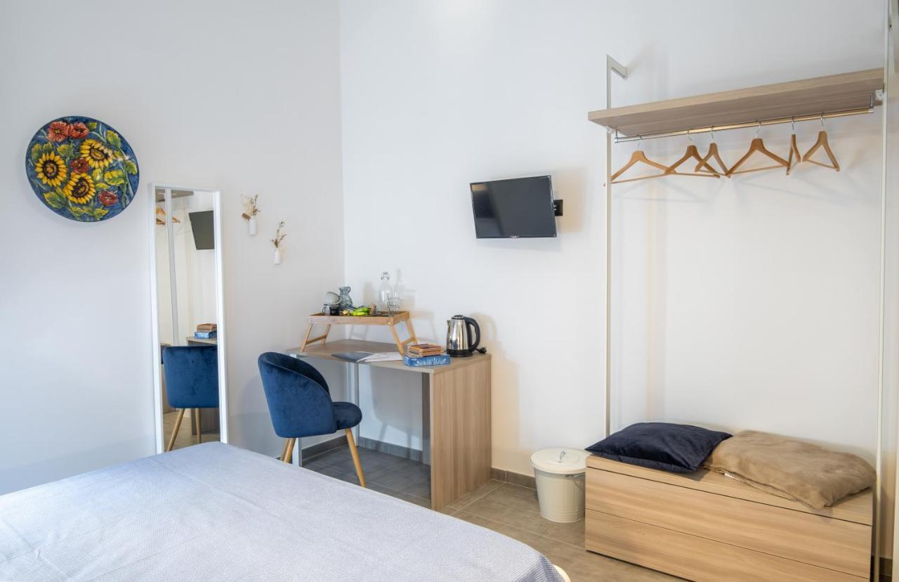 Maga Miro - Guest House Salerno Dış mekan fotoğraf